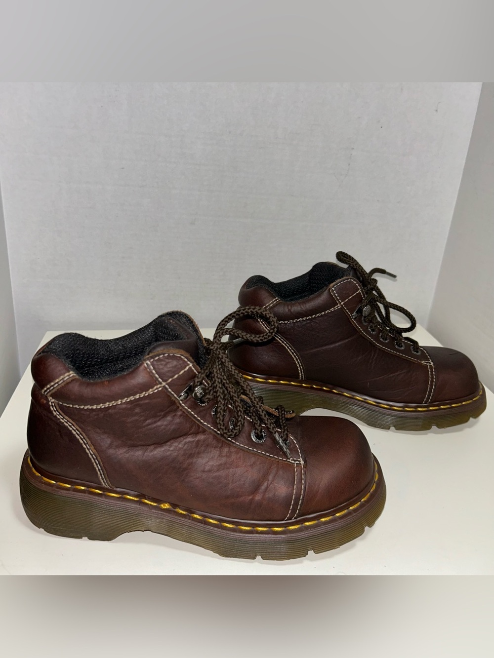 Vintage Dr. Martens 8542 Y2K Brown Leather Chunky Heel Ankle Boot